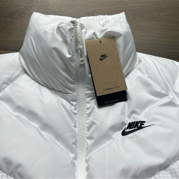 Womens Size Small Nike Windpuffer Jacket White Therma Fit FB8788-100 - Picture 2 of 7